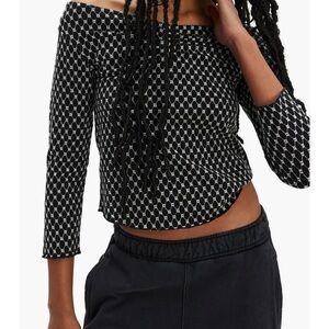 New Chic Off-Shoulder Black and White Top size XS